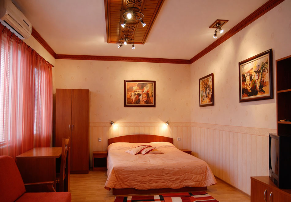 Почивка в Трявна: Нощувка на човек със закуска и възможност за обяд и вечеря от Балабановата къща, снимка 5