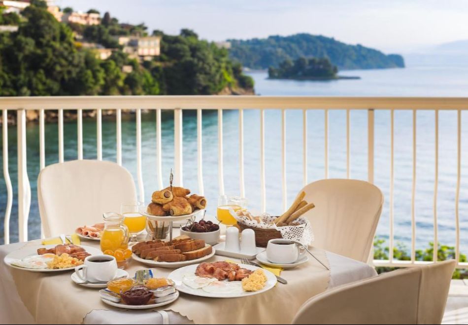 На първа линия на о.Корфу, Гърция: Нощувка на човек със закуска и възможност за вечеря + басейн в Oasis Hotel. Дете до 11.99г. БЕЗПЛАТНО!, снимка 12