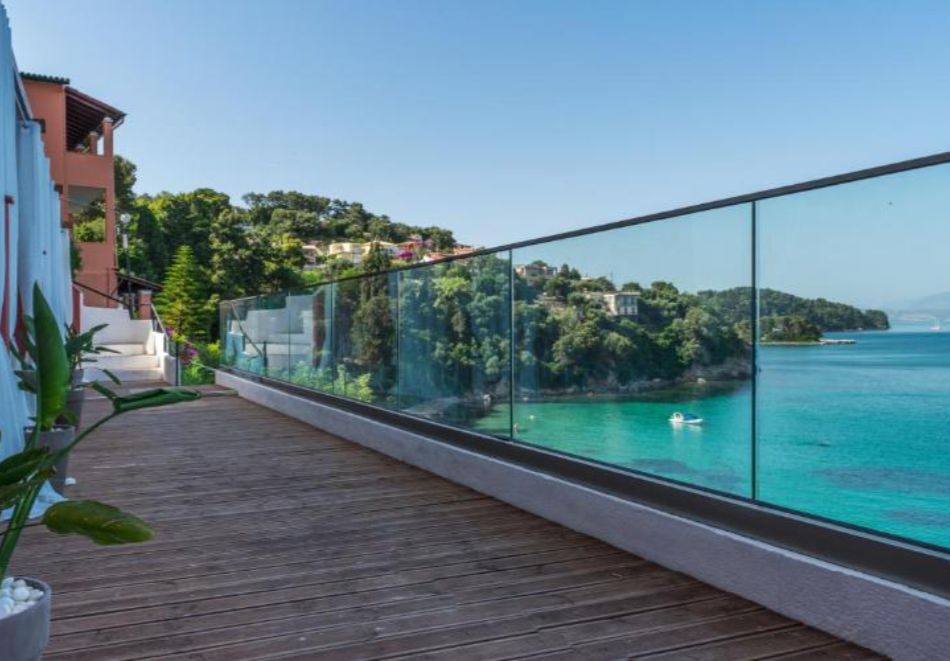 На първа линия на о.Корфу, Гърция: Нощувка на човек със закуска и възможност за вечеря + басейн в Oasis Hotel. Дете до 11.99г. БЕЗПЛАТНО!, снимка 2