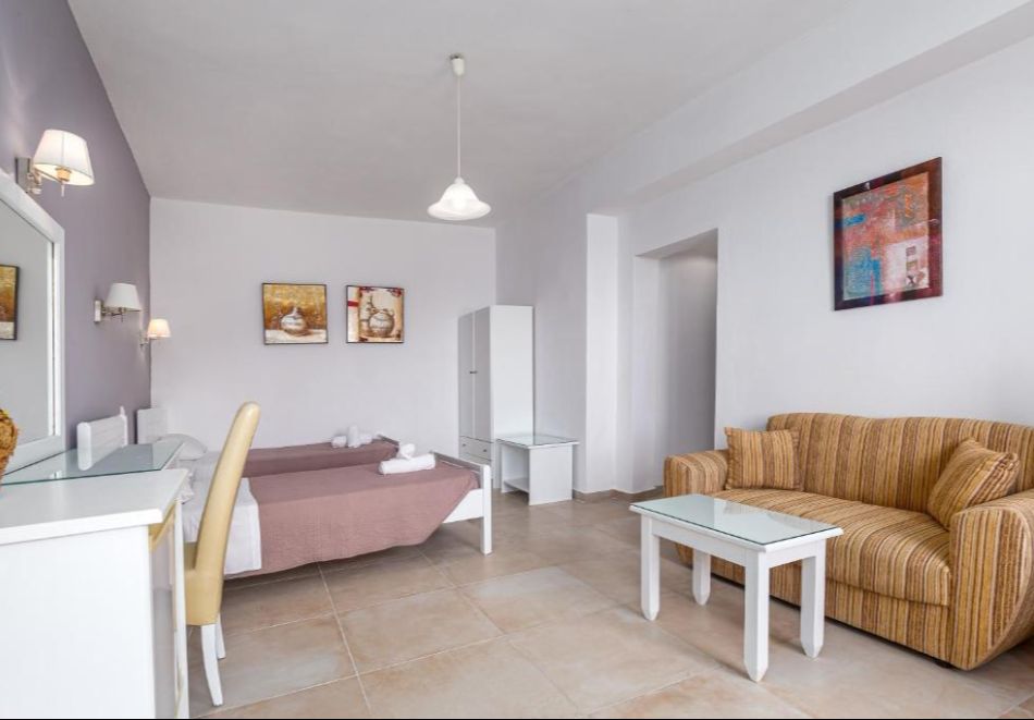 На първа линия на о.Корфу, Гърция: Нощувка на човек със закуска и възможност за вечеря + басейн в Oasis Hotel. Дете до 11.99г. БЕЗПЛАТНО!, снимка 11