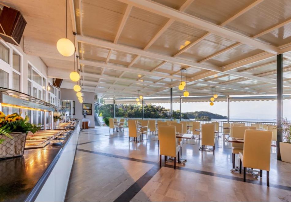 На първа линия на о.Корфу, Гърция: Нощувка на човек със закуска и възможност за вечеря + басейн в Oasis Hotel. Дете до 11.99г. БЕЗПЛАТНО!, снимка 14