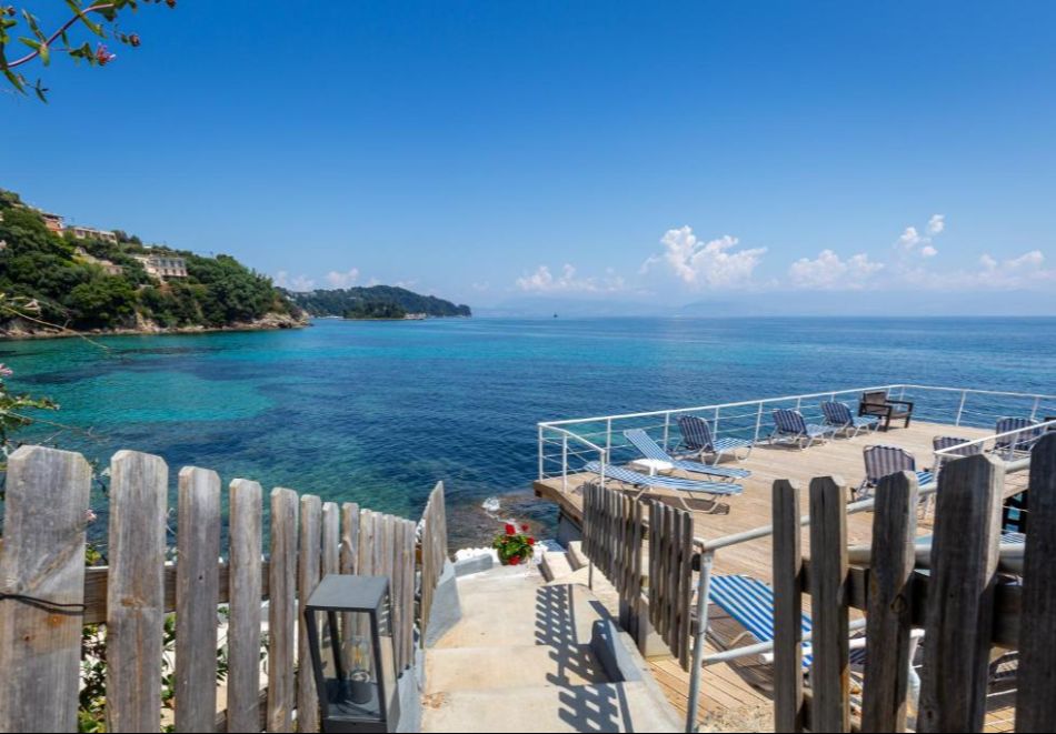 На първа линия на о.Корфу, Гърция: Нощувка на човек със закуска и възможност за вечеря + басейн в Oasis Hotel. Дете до 11.99г. БЕЗПЛАТНО!, снимка 18