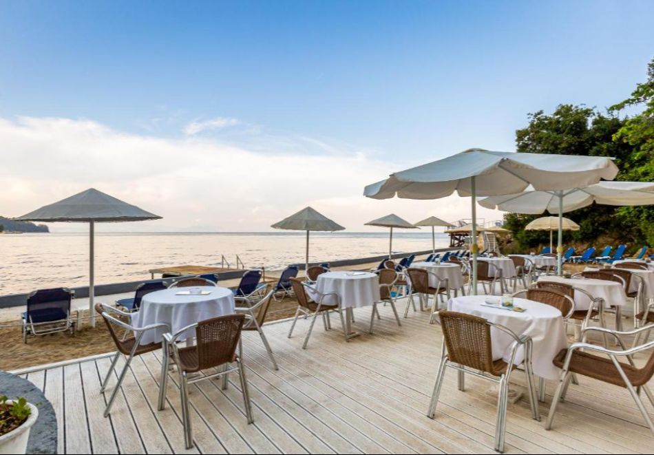 На първа линия на о.Корфу, Гърция: Нощувка на човек със закуска и възможност за вечеря + басейн в Oasis Hotel. Дете до 11.99г. БЕЗПЛАТНО!, снимка 15