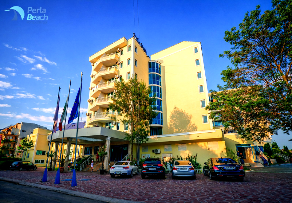 Почивка в Приморско: Нощувка на човек на база All Inclusive + безплатен вход за Аквапланет Приморско от хотел Семеен хотел Перла Бийч****. Дете до 11.99г - БЕЗПЛАТНО!, снимка 2