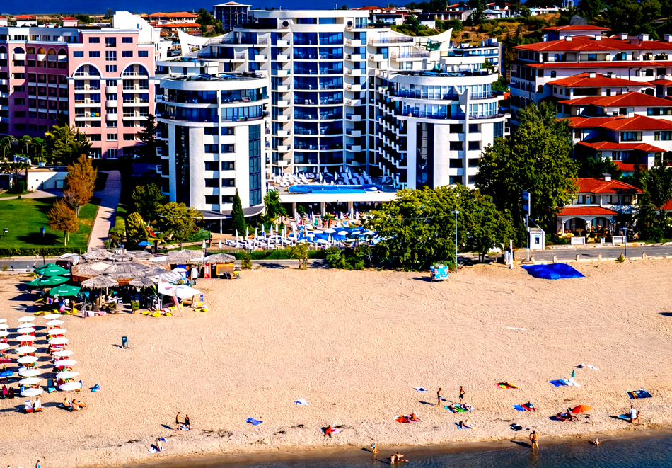 Почивка през май в Слънчев бряг! Нощувка на човек в помещение с гледка море на база All inclusive + басейн от хотел Зенит, снимка 2