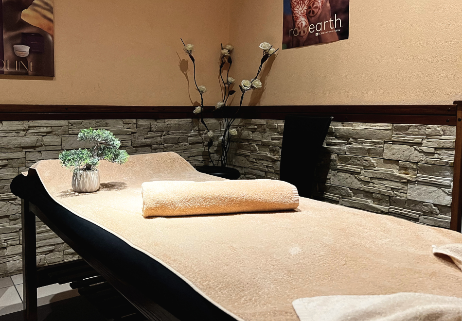 Пролетно бягство в планината до 30.04 в Банско: Нощувка на човек със закуска + басейн и релакс зона в хотел Сейнт Джордж Ски & Холидей****, снимка 11