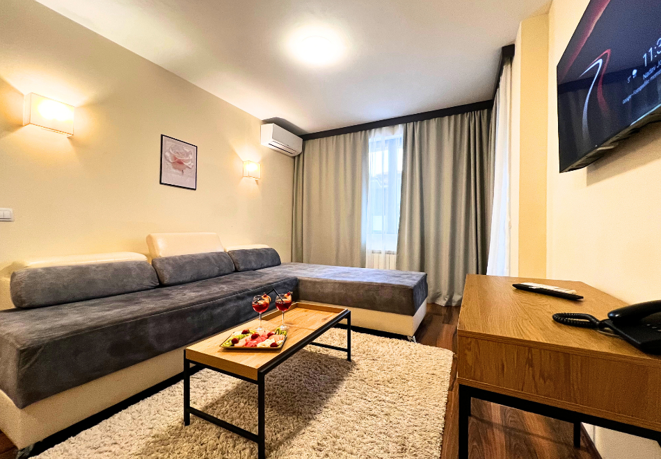 Пролетно бягство в планината до 30.04 в Банско: Нощувка на човек със закуска + басейн и релакс зона в хотел Сейнт Джордж Ски & Холидей****, снимка 12