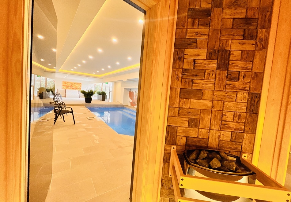 Великден във Велинград: 3 нощувки на човек със закуски + минерален басейн и релакс зона в Семеен хотел Ардо Вел, снимка 3