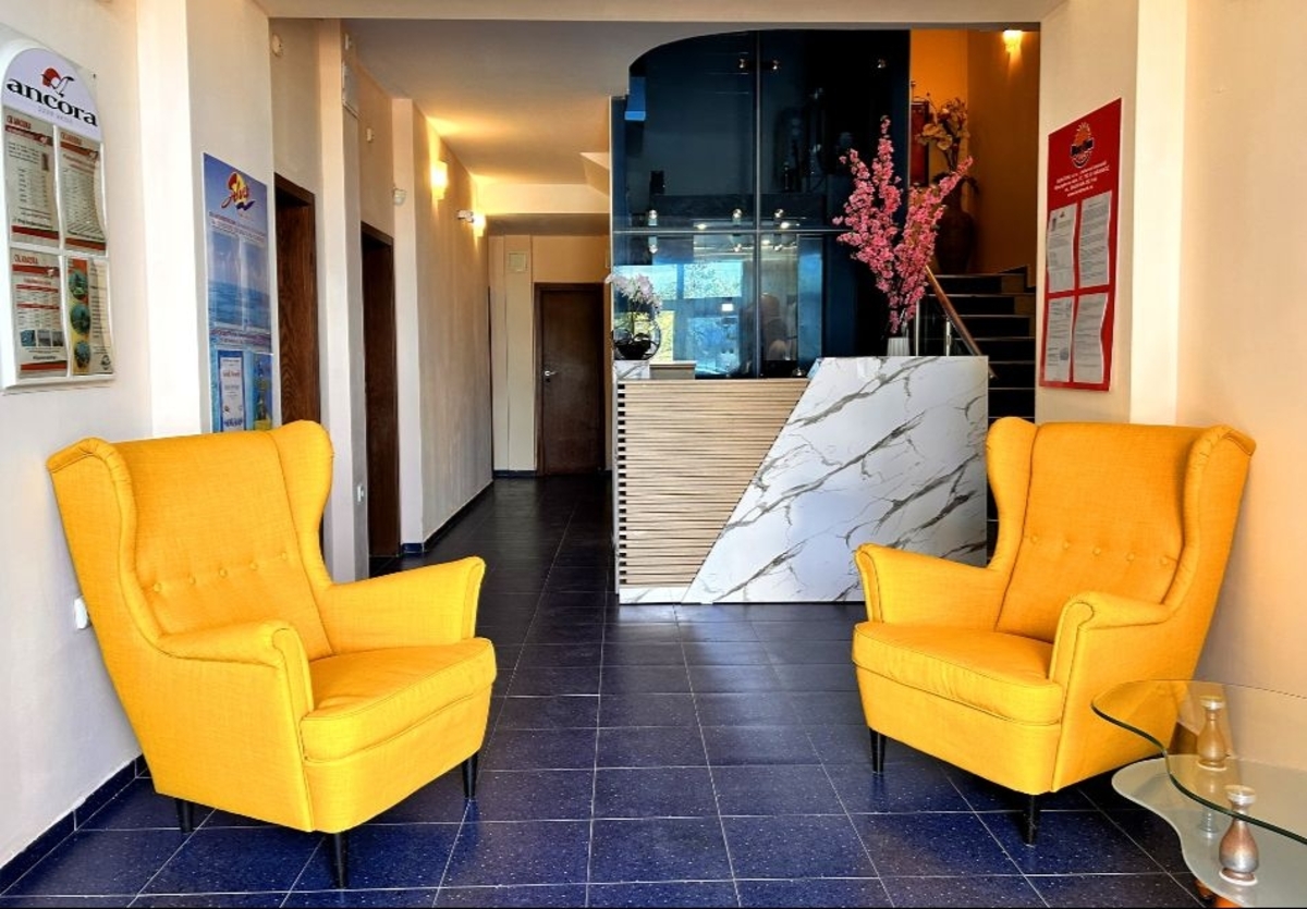 От 01.07 до 25.09 на море в Приморско: Нощувка на човек със закуска и с възможност за вечеря + разходка с яхта от хотел Пенелопе***, снимка 4