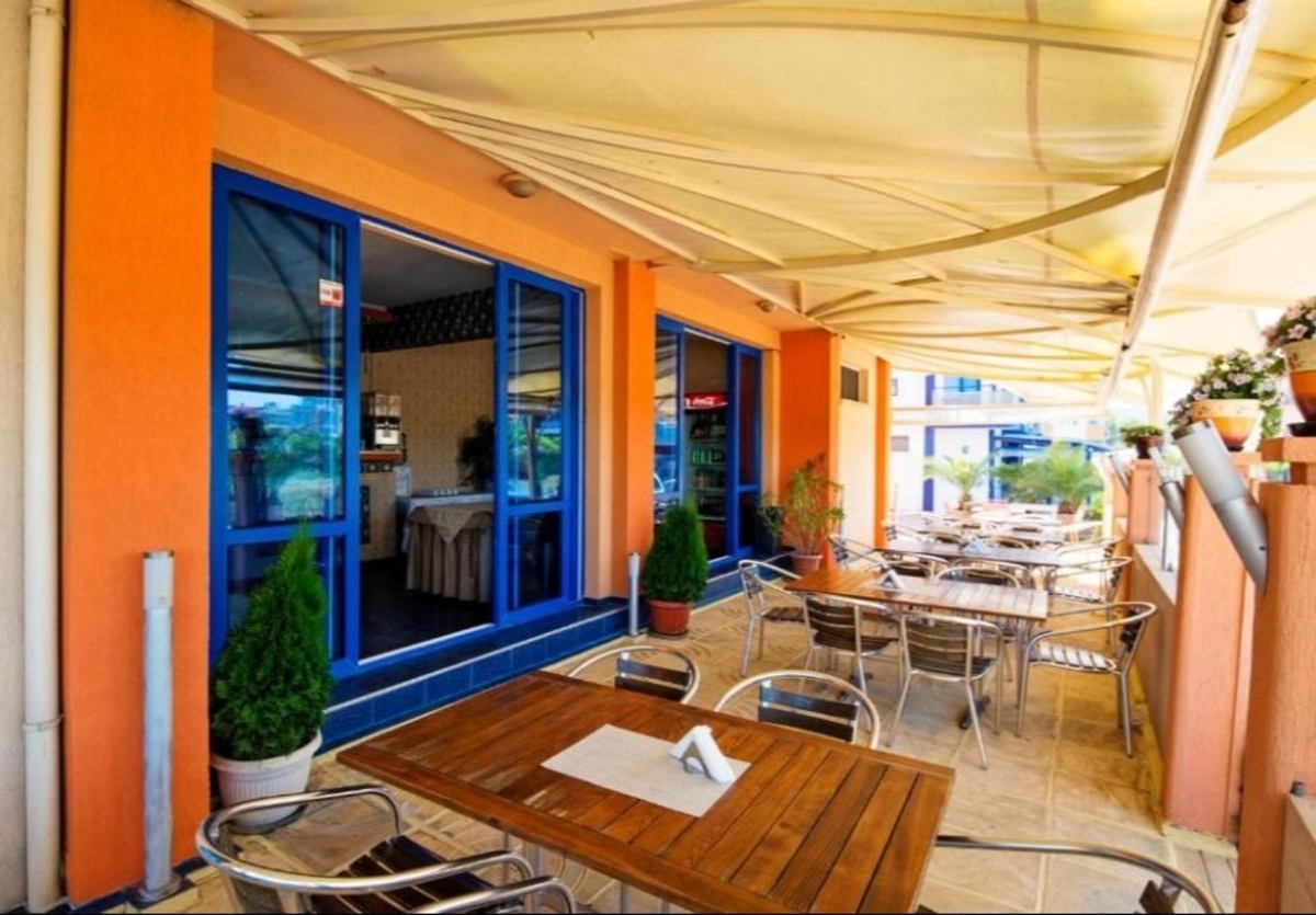 От 01.07 до 25.09 на море в Приморско: Нощувка на човек със закуска и с възможност за вечеря + разходка с яхта от хотел Пенелопе***, снимка 5