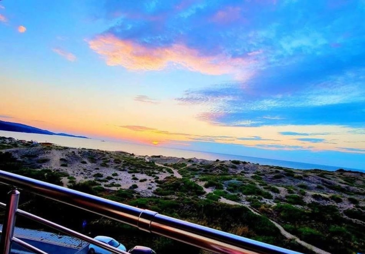 От 01.07 до 25.09 на море в Приморско: Нощувка на човек със закуска и с възможност за вечеря + разходка с яхта от хотел Пенелопе***, снимка 10