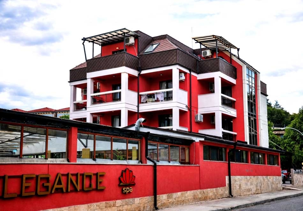 Почивка през юли и август в Огняново: Нощувка на човек със закуска и вечеря + 2 минерални басейна и релакс зона от хотел Елеганс***, снимка 6