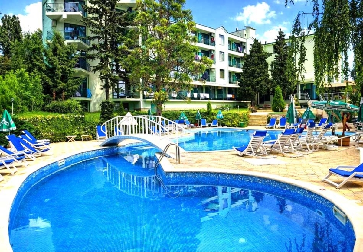 Почивка в Златни Пясъци: All Inclusive на човек + басейн, безплатен транспорт до плаж Кабакум и безплатен паркинг от хотел Силвър, местност Чайка, снимка 6