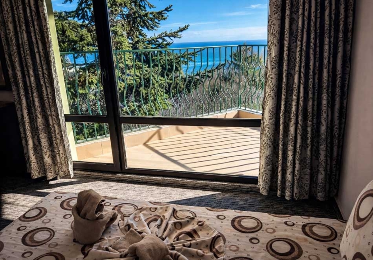 Почивка в Златни Пясъци: All Inclusive на човек + басейн, безплатен транспорт до плаж Кабакум и безплатен паркинг от хотел Силвър, местност Чайка, снимка 13