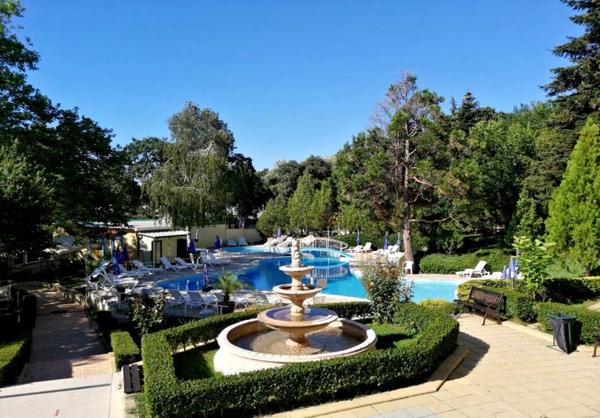 Почивка в Златни Пясъци: All Inclusive на човек + басейн, безплатен транспорт до плаж Кабакум и безплатен паркинг от хотел Силвър, местност Чайка, снимка 17