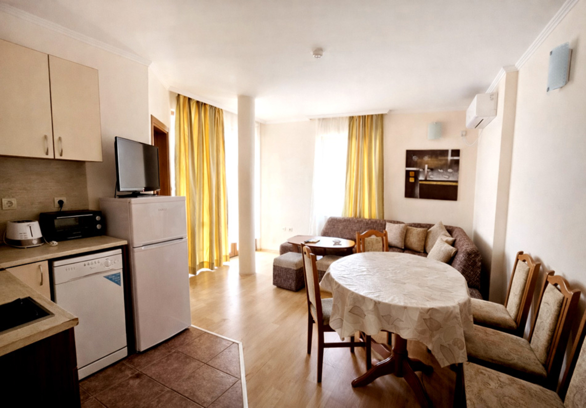 Почивка през юли и август, на 70м. от плажа в Китен: Нощувка на човек със закуска и вечеря + басейн и безплатен паркинг от хотел Сигма***, снимка 6