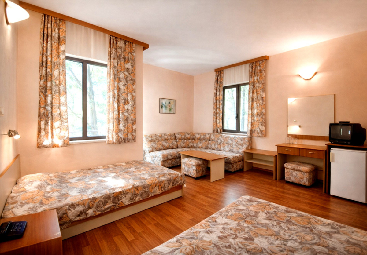 Почивка през юли и август, на 70м. от плажа в Китен: Нощувка на човек със закуска и вечеря + басейн и безплатен паркинг от хотел Сигма***, снимка 8