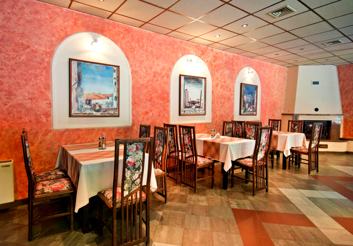 Почивка през юли и август, на 70м. от плажа в Китен: Нощувка на човек със закуска и вечеря + басейн и безплатен паркинг от хотел Сигма***, снимка 12