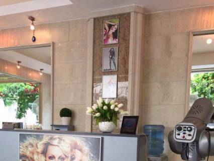 Prive Hair Botique, снимка 2